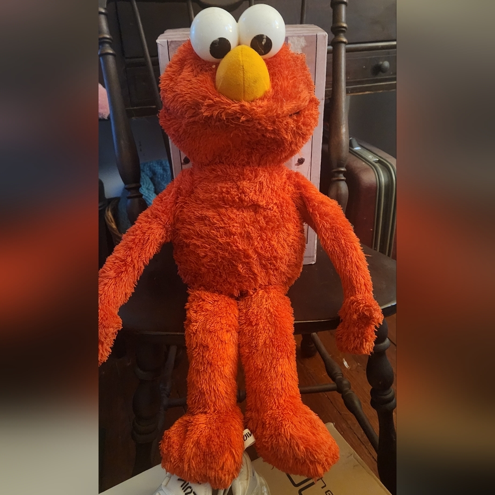 Vintage"Singing, Hug Me, Sleep Time" Elmo 90s Nostalgia! 💲DISCOUNT SHIPPING💲